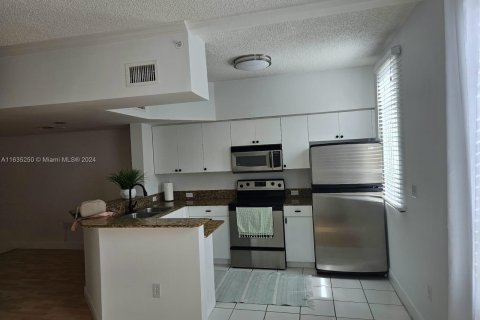 Touwnhouse à vendre à Aventura, Floride: 2 chambres, 117.99 m2 № 1304975 - photo 5