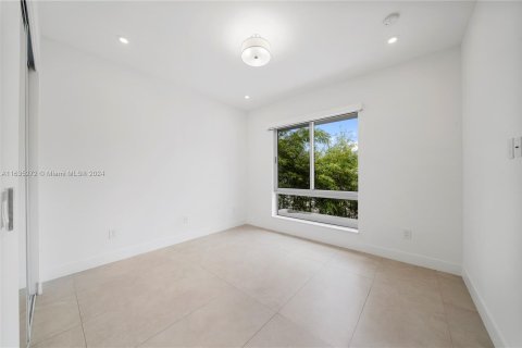 Townhouse in Miami, Florida 3 bedrooms, 215.44 sq.m. № 1304945 - photo 28