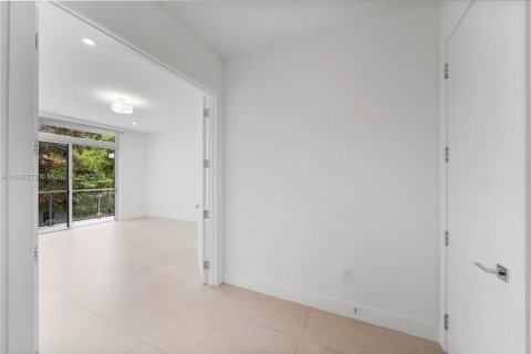 Townhouse in Miami, Florida 3 bedrooms, 215.44 sq.m. № 1304945 - photo 24