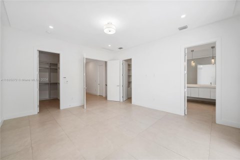 Townhouse in Miami, Florida 3 bedrooms, 215.44 sq.m. № 1304945 - photo 18