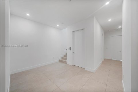 Touwnhouse à vendre à Miami, Floride: 3 chambres, 215.44 m2 № 1304945 - photo 25