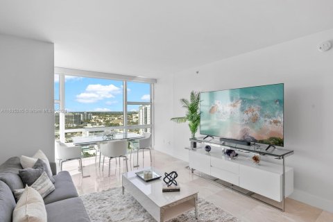 Copropriété à vendre à Miami Beach, Floride: 2 chambres, 113.62 m2 № 1304974 - photo 15