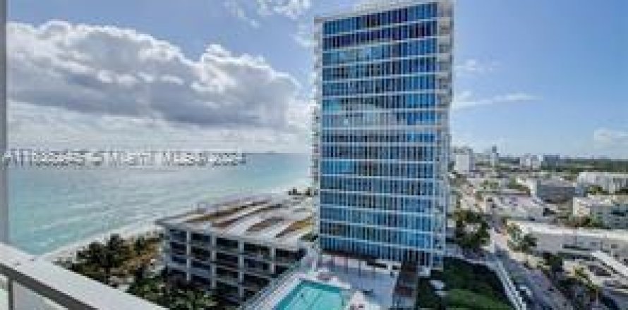 Condominio en Miami Beach, Florida, 2 dormitorios  № 1304974