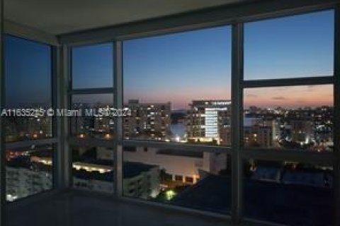 Condo in Miami Beach, Florida, 2 bedrooms  № 1304974 - photo 5