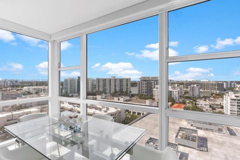 Condo in Miami Beach, Florida, 2 bedrooms  № 1304974 - photo 8