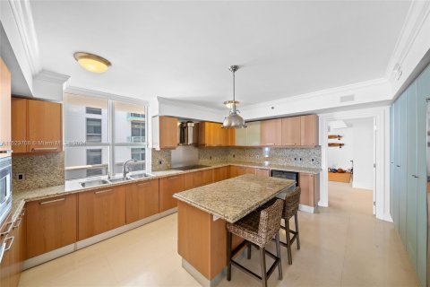 Condo in Miami Beach, Florida, 4 bedrooms  № 980882 - photo 8