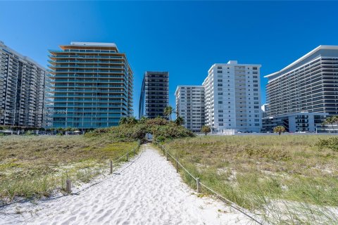 Condo in Miami Beach, Florida, 4 bedrooms  № 980882 - photo 30