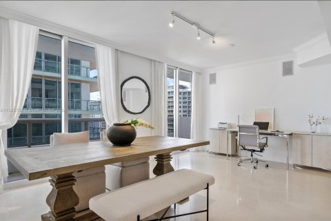 Condo in Miami Beach, Florida, 4 bedrooms  № 980882 - photo 23