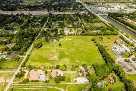 Купить земельный участок в Саутвест-Ранчес, Флорида № 913029 - фото 1