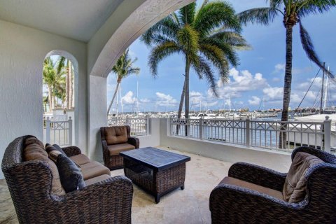 Condo in Lantana, Florida, 2 bedrooms  № 913027 - photo 8