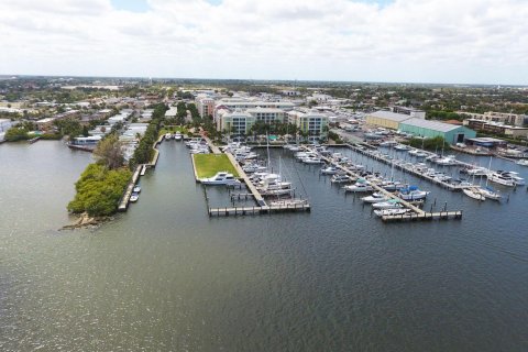 Condominio en venta en Lantana, Florida, 2 dormitorios, 114.92 m2 № 913027 - foto 2