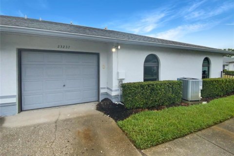 Condo in Land O' Lakes, Florida, 2 bedrooms  № 1268510 - photo 6