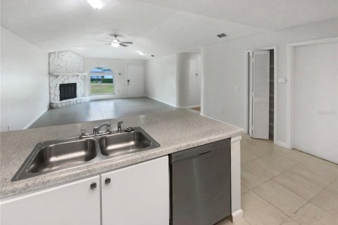 Condo in Land O' Lakes, Florida, 2 bedrooms  № 1268510 - photo 25