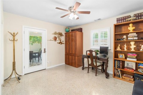 House in Tampa, Florida 3 bedrooms, 116.31 sq.m. № 1344431 - photo 21