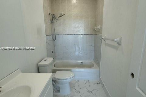 Condominio en venta en Hialeah, Florida, 2 dormitorios, 89.84 m2 № 1412354 - foto 12