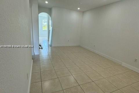 Condominio en venta en Hialeah, Florida, 2 dormitorios, 89.84 m2 № 1412354 - foto 5