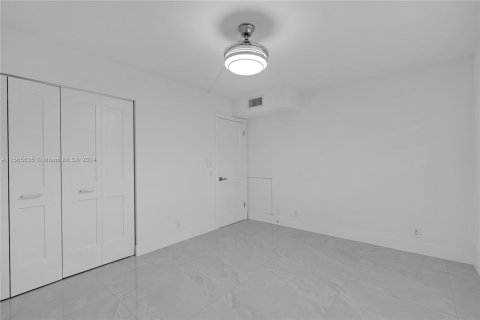 Condo in Coconut Creek, Florida, 2 bedrooms  № 1103085 - photo 23