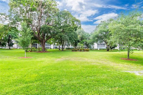 Condo in Coconut Creek, Florida, 2 bedrooms  № 1103085 - photo 27