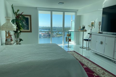 Condo in Sunny Isles Beach, Florida, 3 bedrooms  № 983595 - photo 3