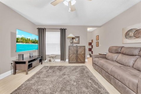 Condo in Orlando, Florida, 1 bedroom  № 1322953 - photo 11