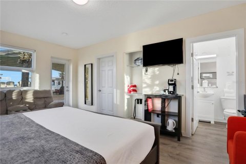 Hôtel, hôtellerie à vendre à Flagler Beach, Floride: 356.28 m2 № 651389 - photo 19