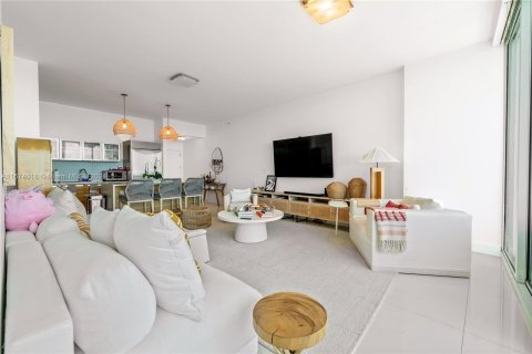 Condominio en venta en Miami, Florida, 2 dormitorios, 154.78 m2 № 1399773 - foto 3