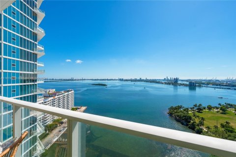 Condominio en venta en Miami, Florida, 2 dormitorios, 154.78 m2 № 1399773 - foto 1