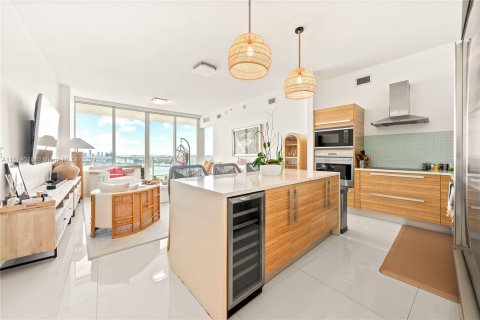 Condominio en venta en Miami, Florida, 2 dormitorios, 154.78 m2 № 1399773 - foto 10