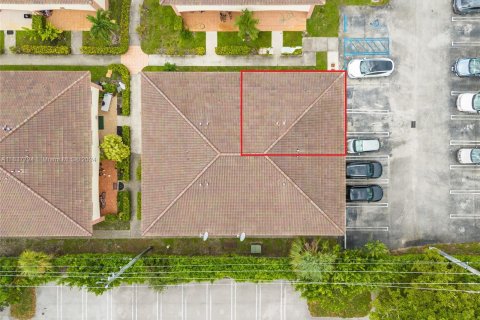 Touwnhouse à vendre à Hialeah, Floride: 3 chambres, 109.62 m2 № 1309978 - photo 23