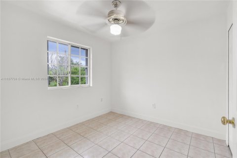 Touwnhouse à vendre à Hialeah, Floride: 3 chambres, 109.62 m2 № 1309978 - photo 18