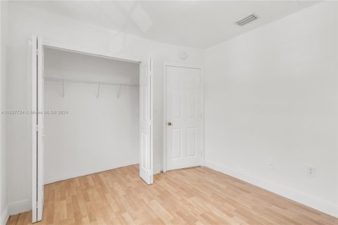 Touwnhouse à vendre à Hialeah, Floride: 3 chambres, 109.62 m2 № 1309978 - photo 21