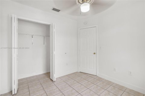 Touwnhouse à vendre à Hialeah, Floride: 3 chambres, 109.62 m2 № 1309978 - photo 19