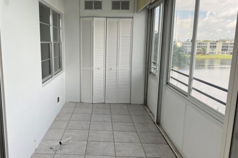 Copropriété à vendre à Deerfield Beach, Floride: 2 chambres, 79.9 m2 № 954798 - photo 3