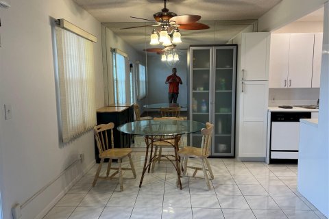 Copropriété à vendre à Deerfield Beach, Floride: 2 chambres, 79.9 m2 № 954798 - photo 13