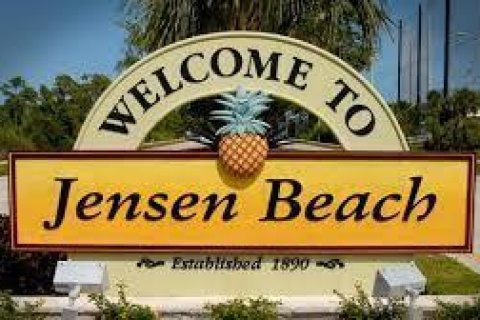 House in Jensen Beach, Florida 2 bedrooms, 131.55 sq.m. № 945485 - photo 1