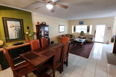 Condo in Hollywood, Florida, 2 bedrooms  № 1374399 - photo 3