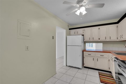 Copropriété à vendre à Lauderdale Lakes, Floride: 2 chambres, 94.85 m2 № 1079016 - photo 22