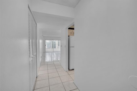 Copropriété à vendre à Lauderdale Lakes, Floride: 2 chambres, 94.85 m2 № 1079016 - photo 28