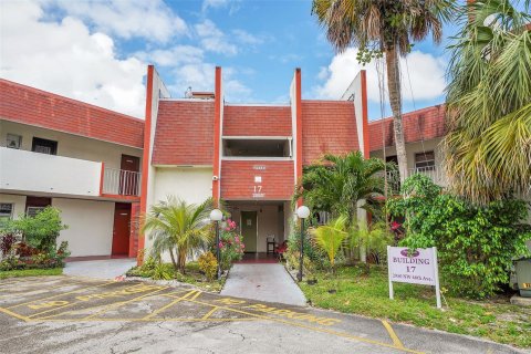 Condo in Lauderdale Lakes, Florida, 2 bedrooms  № 1079016 - photo 29