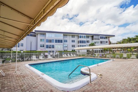 Copropriété à vendre à Lauderdale Lakes, Floride: 2 chambres, 94.85 m2 № 1079016 - photo 3