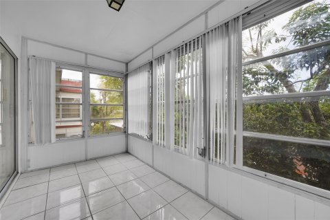 Condominio en venta en Lauderdale Lakes, Florida, 2 dormitorios, 94.85 m2 № 1079016 - foto 12