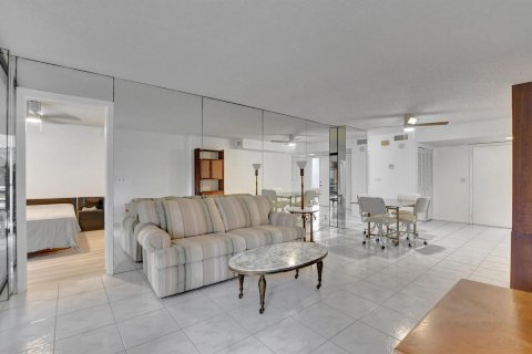 Condominio en venta en Boynton Beach, Florida, 2 dormitorios, 111.11 m2 № 890334 - foto 25