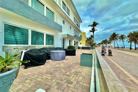 Propiedad comercial en venta en Hollywood, Florida, 765.51 m2 № 1005520 - foto 30