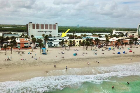 Propiedad comercial en venta en Hollywood, Florida, 765.51 m2 № 1005520 - foto 18