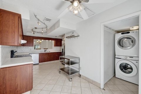 Adosado en venta en Davie, Florida, 2 dormitorios, 158.4 m2 № 1305631 - foto 24