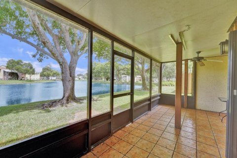 Touwnhouse à vendre à Davie, Floride: 2 chambres, 158.4 m2 № 1305631 - photo 4