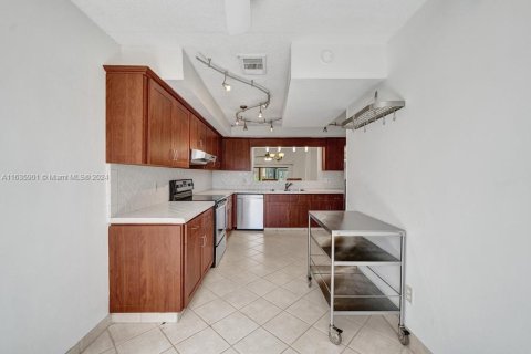 Adosado en venta en Davie, Florida, 2 dormitorios, 158.4 m2 № 1305631 - foto 25