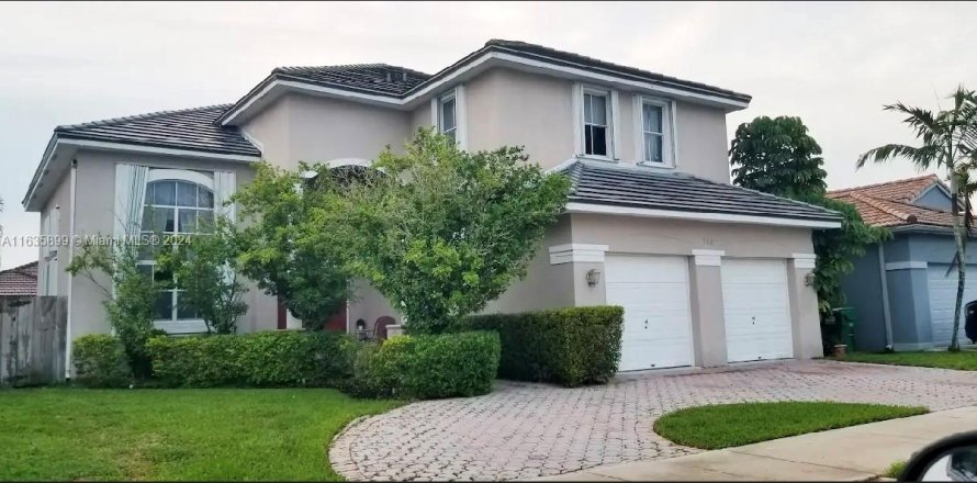 Villa ou maison à Miami, Floride 4 chambres, 270.53 m2 № 1305630