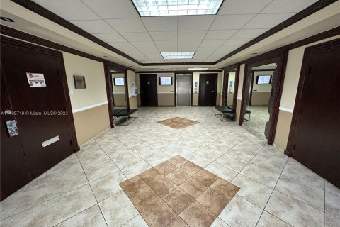 Office in Pembroke Pines, Florida № 914164 - photo 2