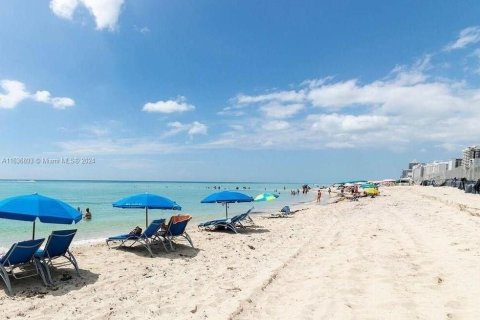 Condominio en venta en Miami Beach, Florida, 2 dormitorios, 129.32 m2 № 1309530 - foto 7